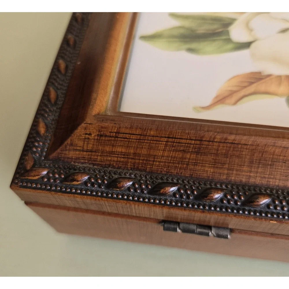 The Unbranded Brand vintage artist